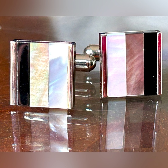 VINTAGE CUFF LINKS! Gorgeous-unbranded-pristine condition-silver tone - Picture 1 of 5